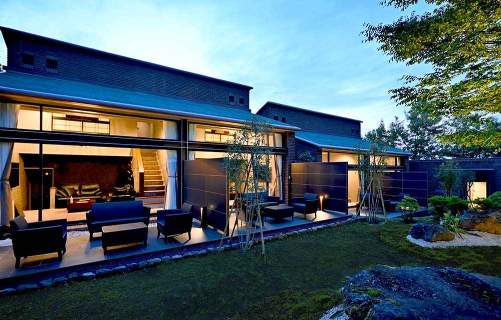ラグジュアリーホテル 風の薫MORI premierの庭｜一度は泊まりたい 日本の高級旅館・ブティックホテル（Best Boutique Stays Japan）