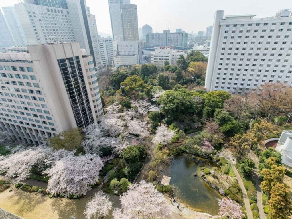 高輪 花香路（グランドプリンスホテル高輪内）-東京-日本庭園の桜が満開｜一度は泊まりたい 日本の高級旅館・ブティックホテル（Best Boutique Stays Japan）