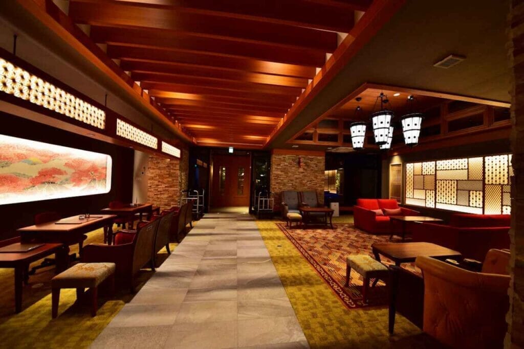 Mt.Resort 雲仙九州ホテル-クラシカルなエントランス｜一度は泊まりたい 日本の高級旅館・ブティックホテル（Best Boutique Stays Japan）