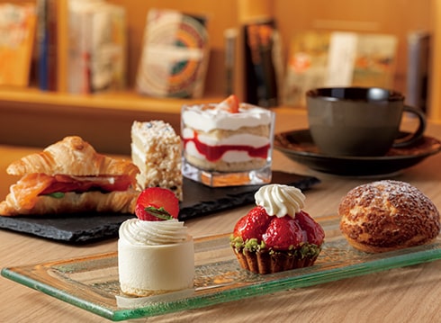 ケーキセット｜一度は泊まりたい 日本の高級旅館・ブティックホテル（Best Boutique Stays Japan）