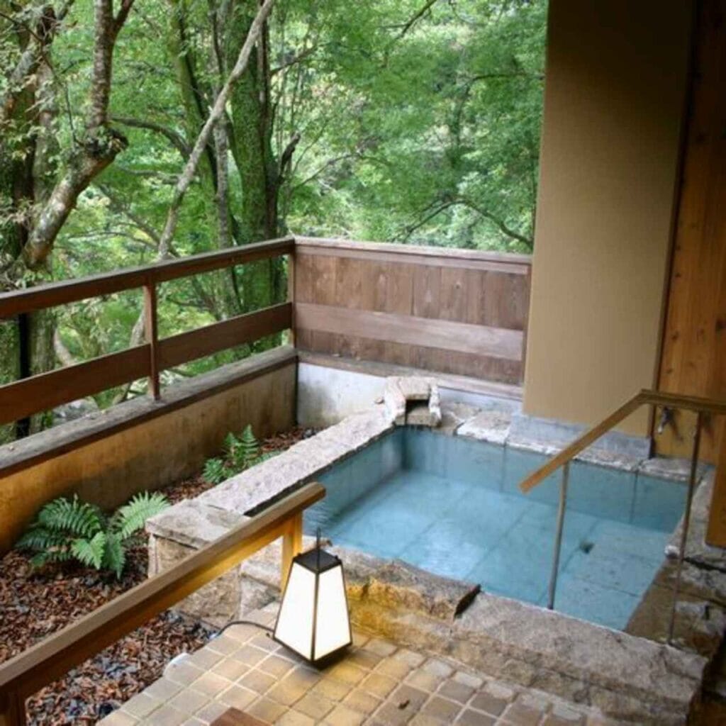 谷川の湯 あせび野-客室露天風呂｜一度は泊まりたい 日本の高級旅館・ブティックホテル（Best Boutique Stays Japan）